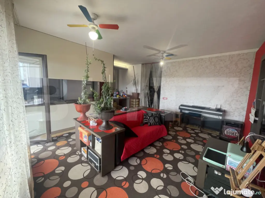 Apartament 3 camere, 80 mp, 2 terase mari, mobilat complet,