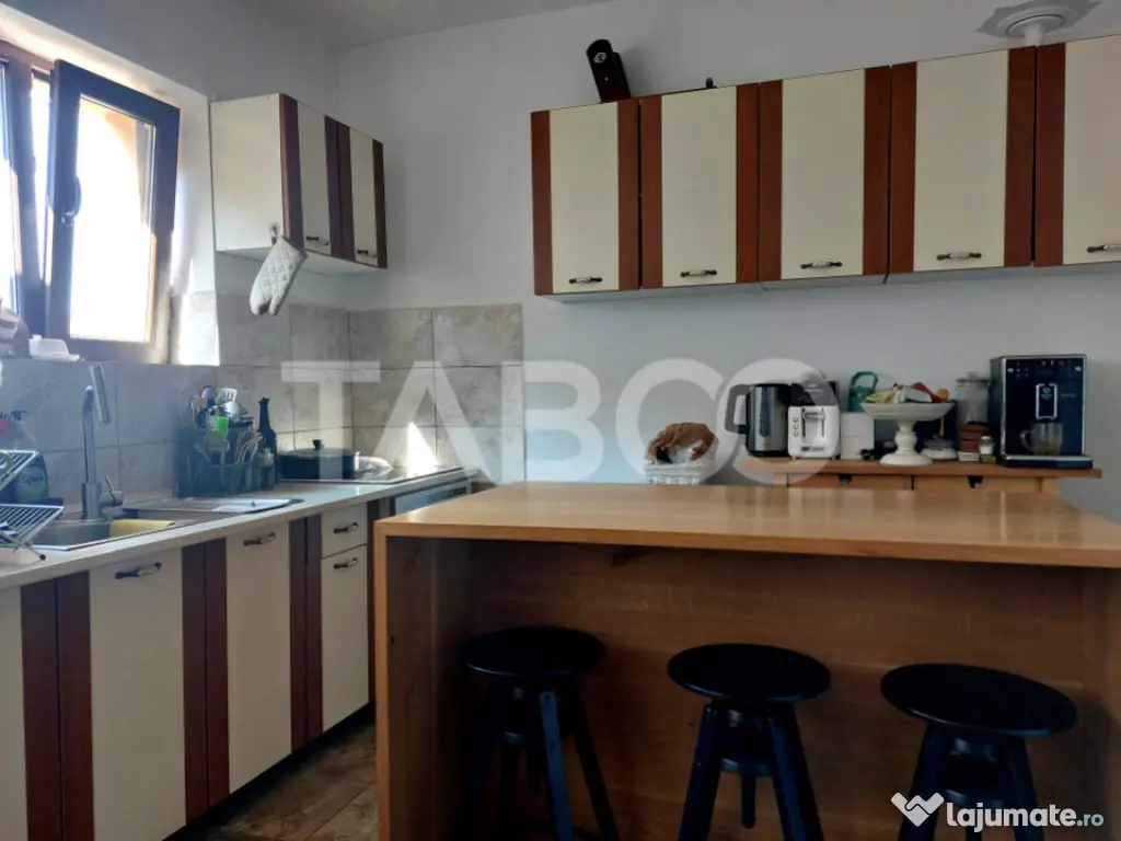 Pret avantajos-Casa individuala 146 mp 5 camere 238 mp teren 