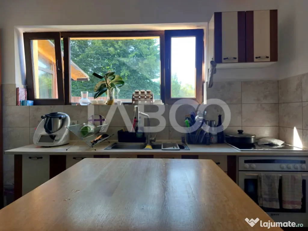 Pret avantajos-Casa individuala 146 mp 5 camere 238 mp teren 