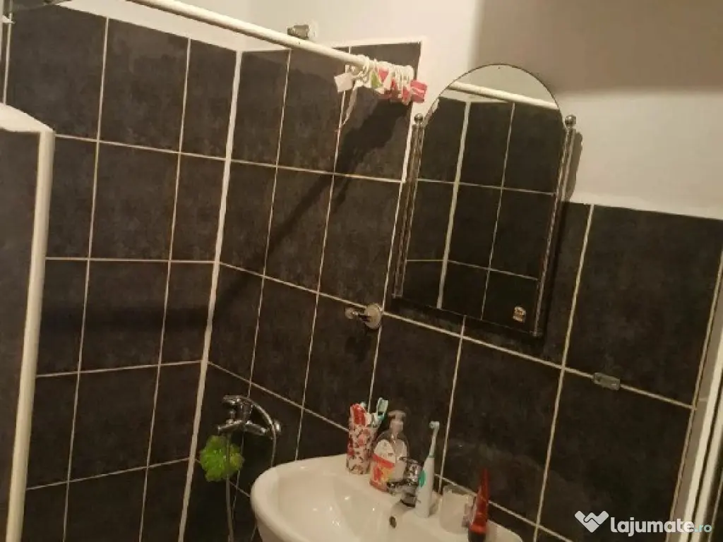 1 camera in zona Steaua