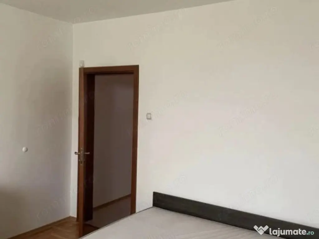 3 camere in zona Lipovei