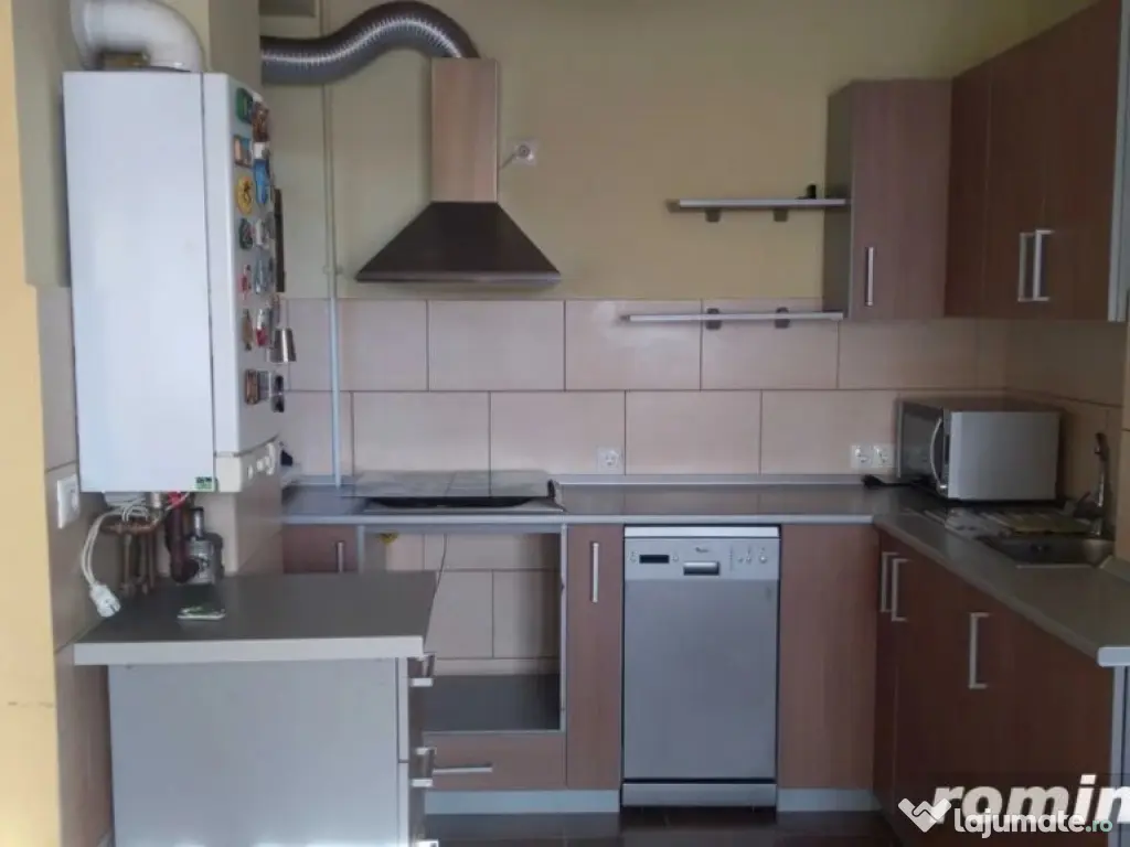 3 camere in zona Medicinei