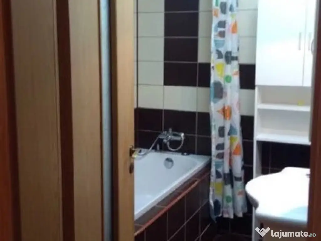 3 camere in zona Medicinei