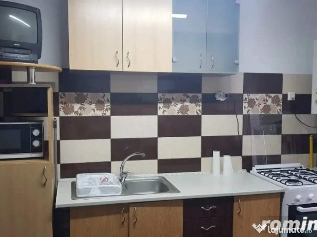 2 camera in zona Aradului