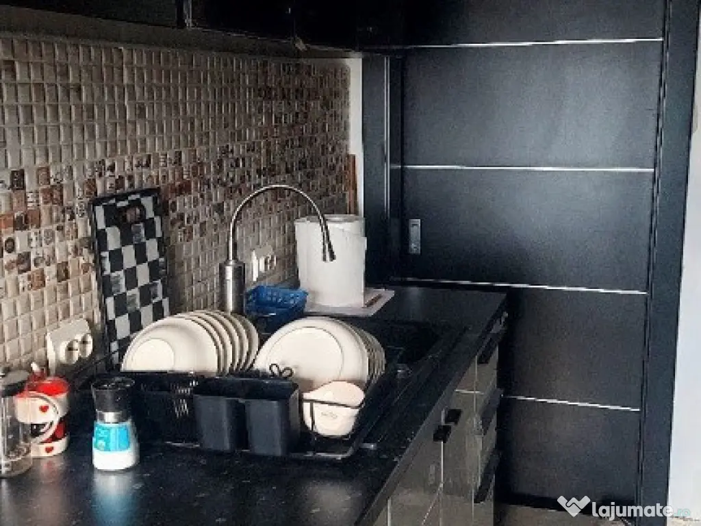 2 camere in zona Buziasului