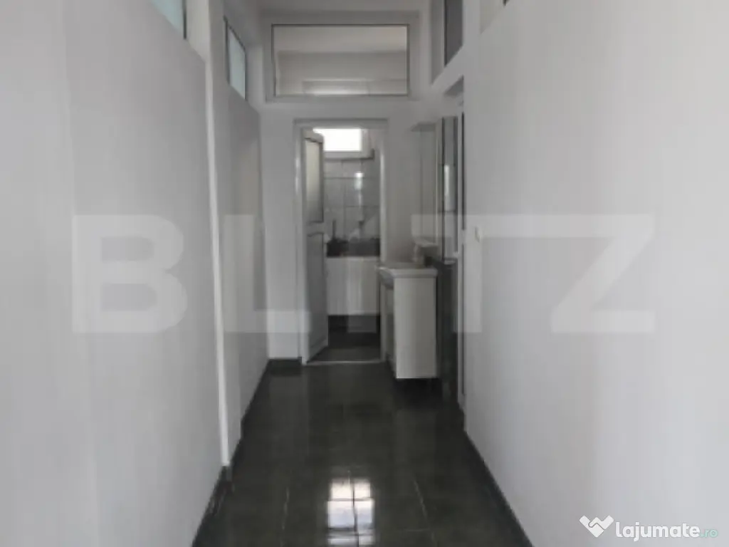 Clădire multifuncțională P+1+M, zona Calea Severinului/Ma