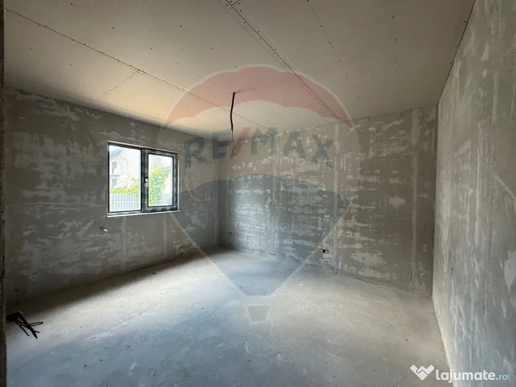 Casă / Vilă cu 3 camere în Câmpineanca