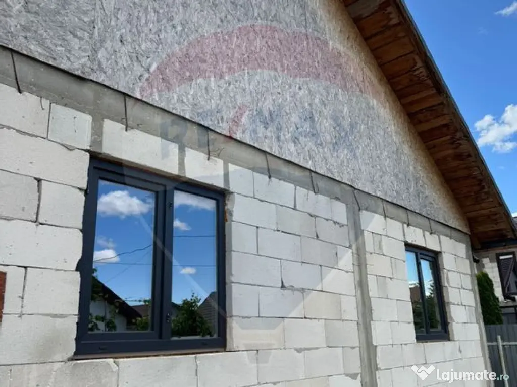 Casă / Vilă cu 3 camere în Câmpineanca