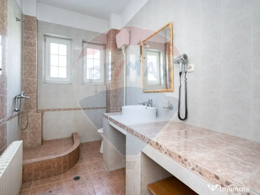 Vila 474 mp utili deschidere direct lac Snagov 1250 mp teren 