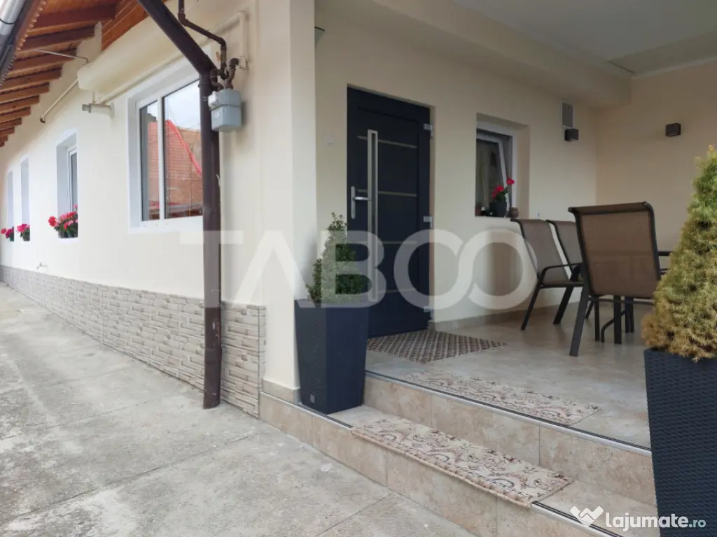 Casa 109 mp 4 camere pivnita terasa loc parcare curte comuna 