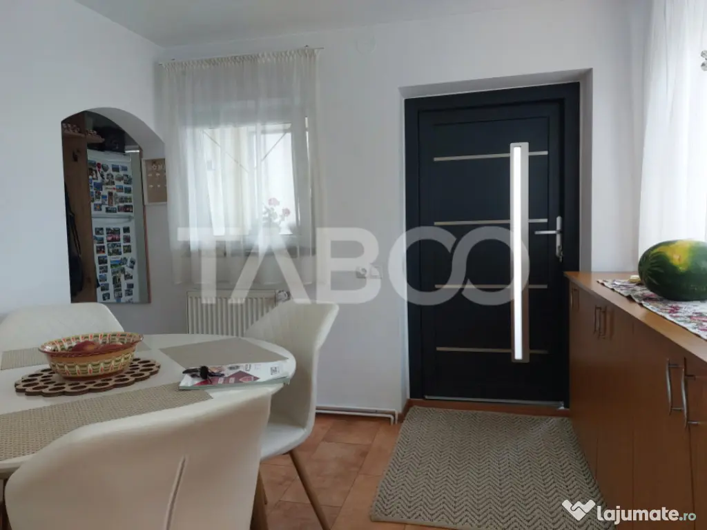 Casa 109 mp 4 camere pivnita terasa loc parcare curte comuna 