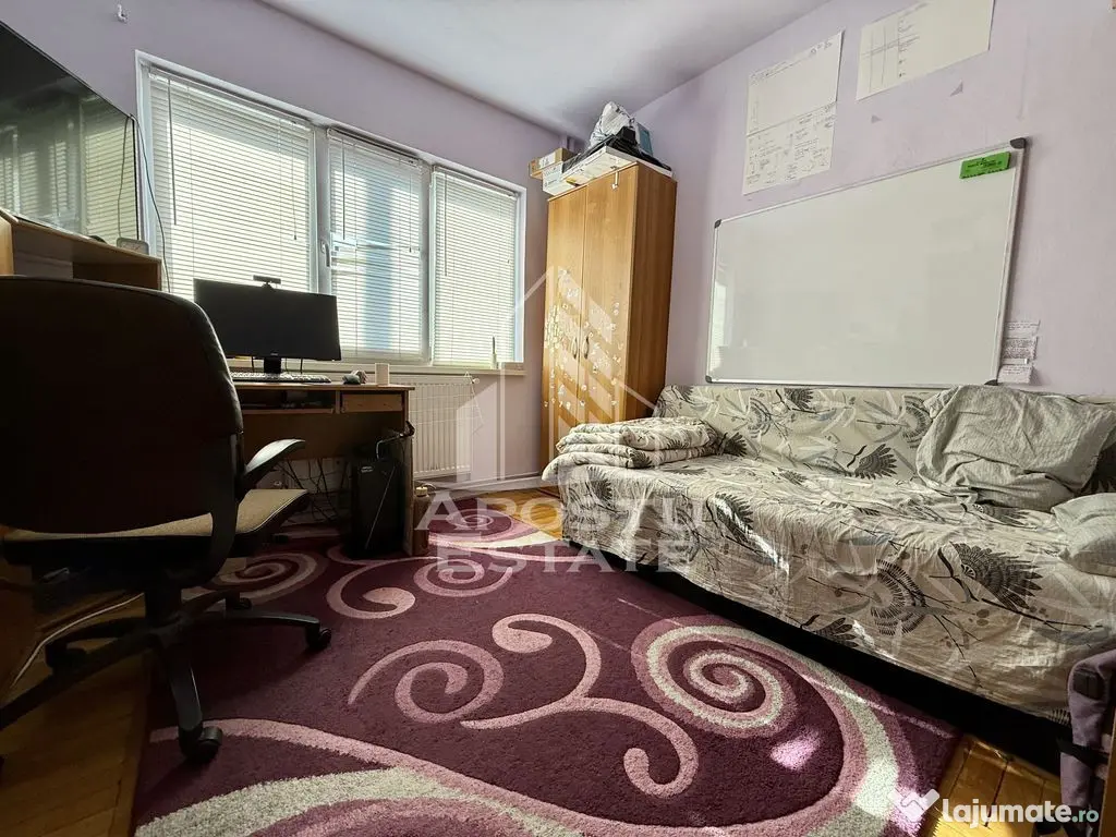 Apartament cu 3 camere, etajul 1, centrala proprie, zona ... 