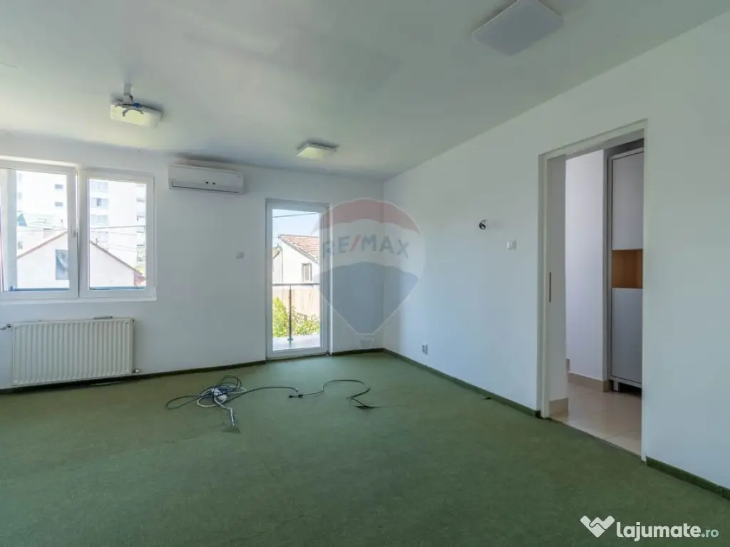 Casa cu 12 camere de inchiriat, Str. Traian