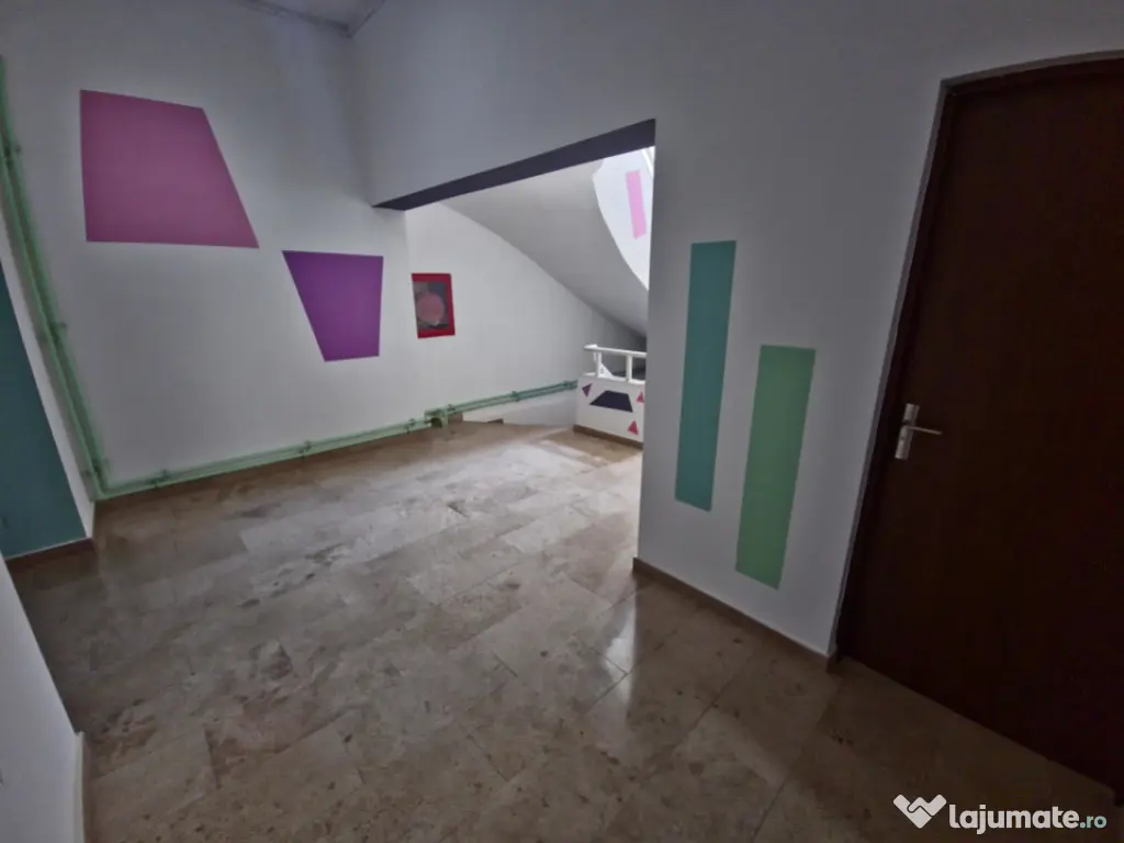 Faleză Nord Clădire birouri cu 25+ încăperi Afacere la c 