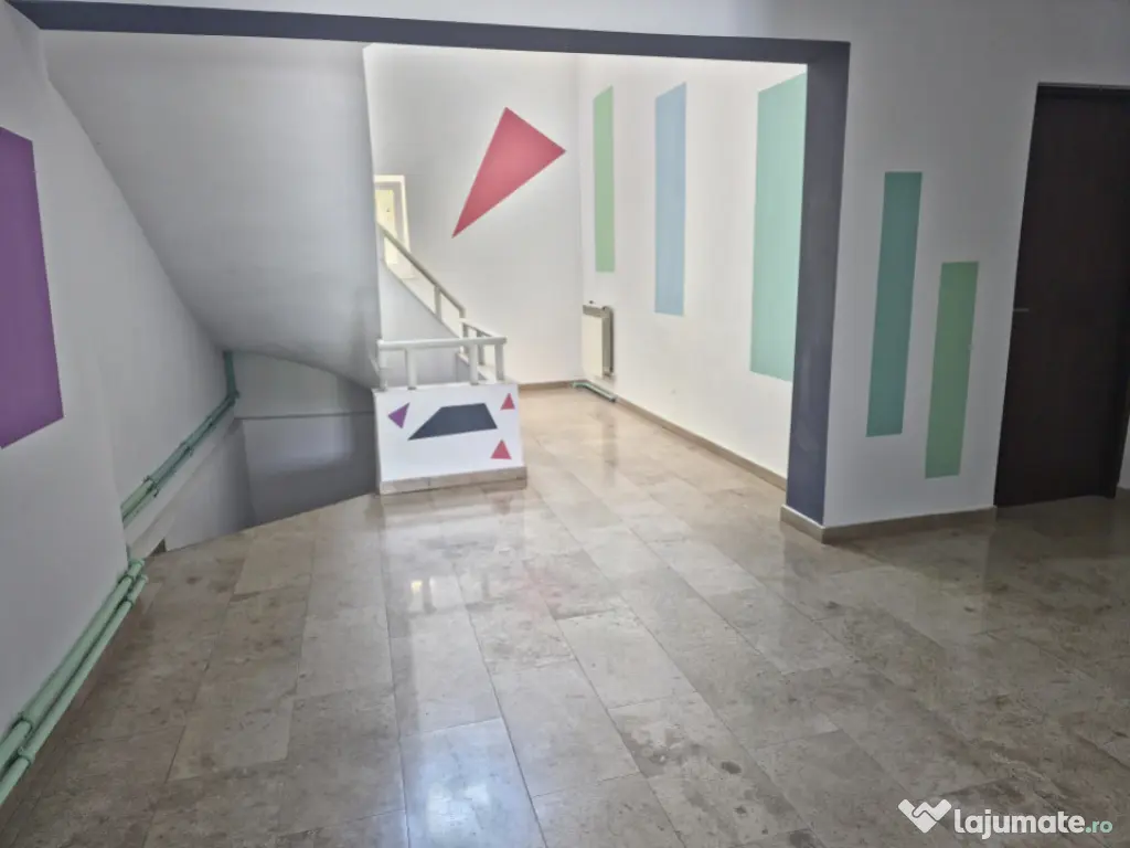 Faleză Nord Clădire birouri cu 25+ încăperi Afacere la c 