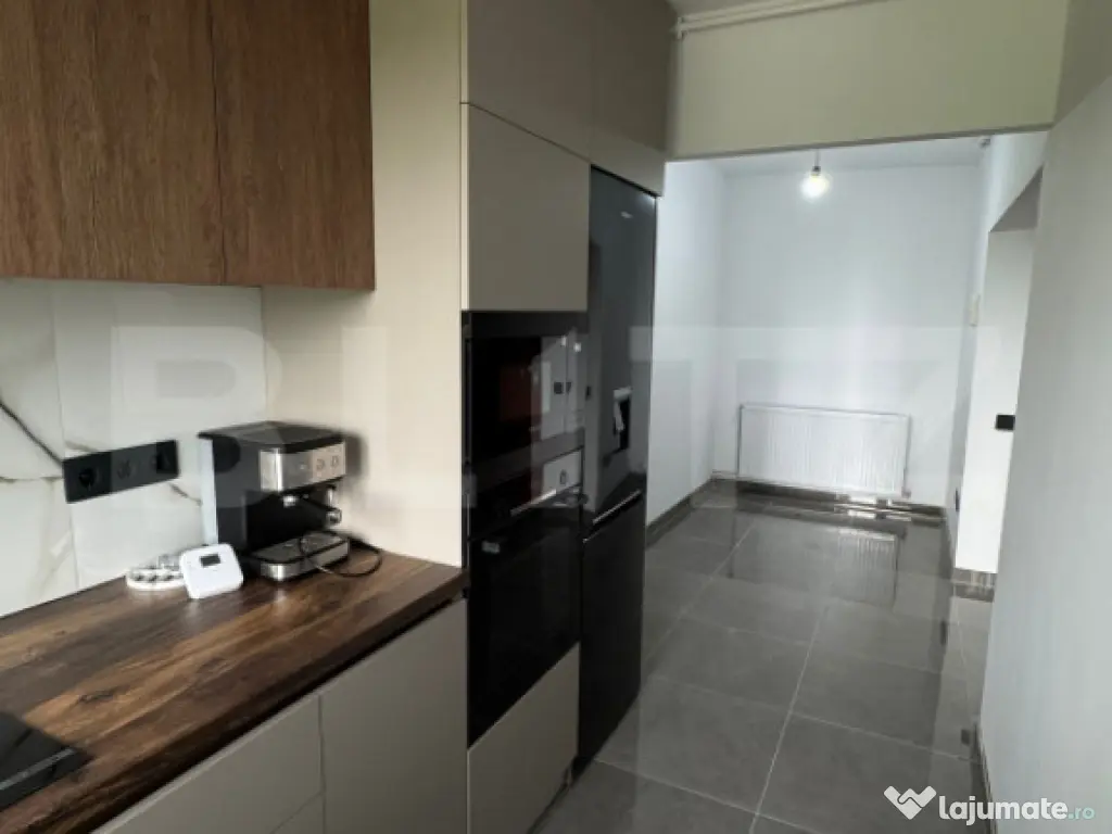 Apartament de 3 camere, renovat+garaj inclus