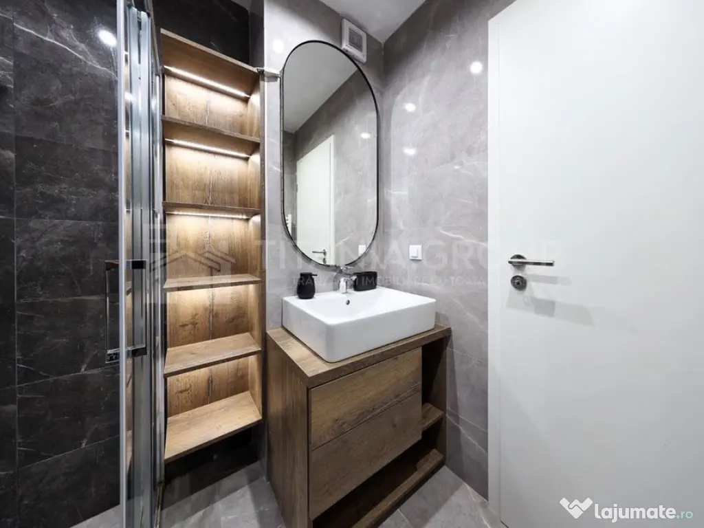 Apartament cu 3 camere, 2 bai, mobilat lux , parcare - zo... 