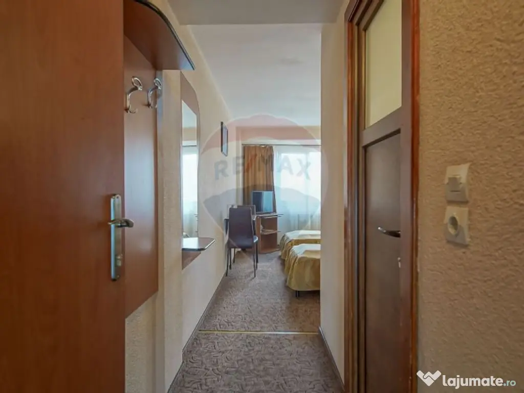 Comision 0 %! Pensiune cu 12 camere de vânzare, str. De ... 