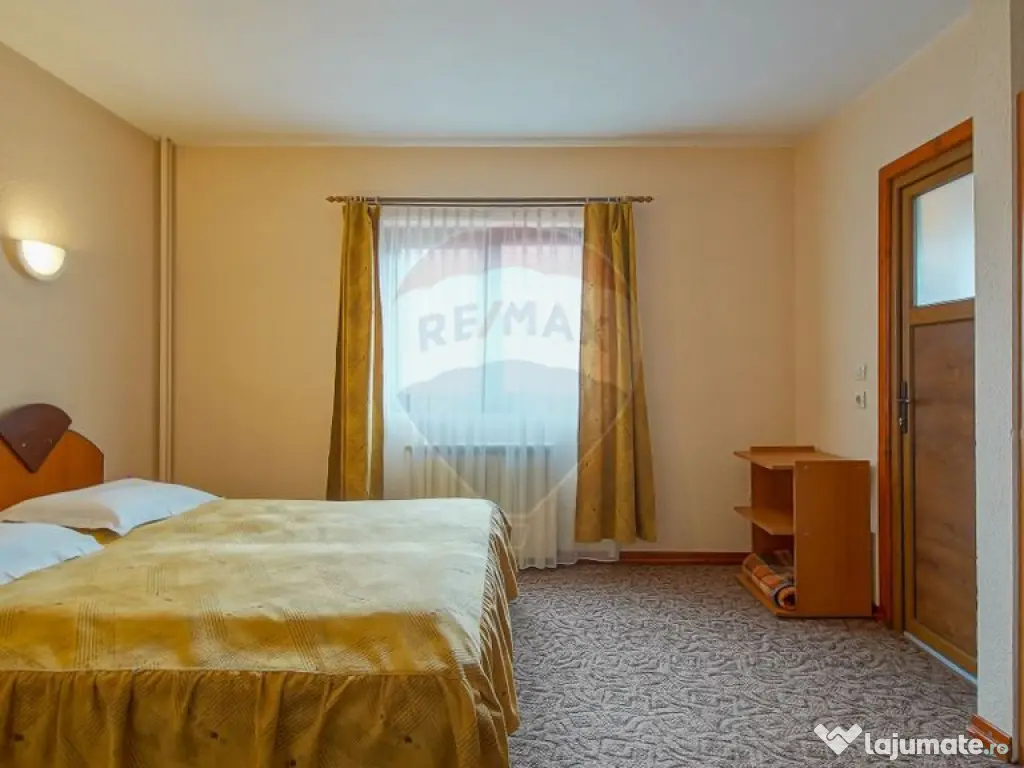 Comision 0 %! Pensiune cu 12 camere de vânzare, str. De ... 