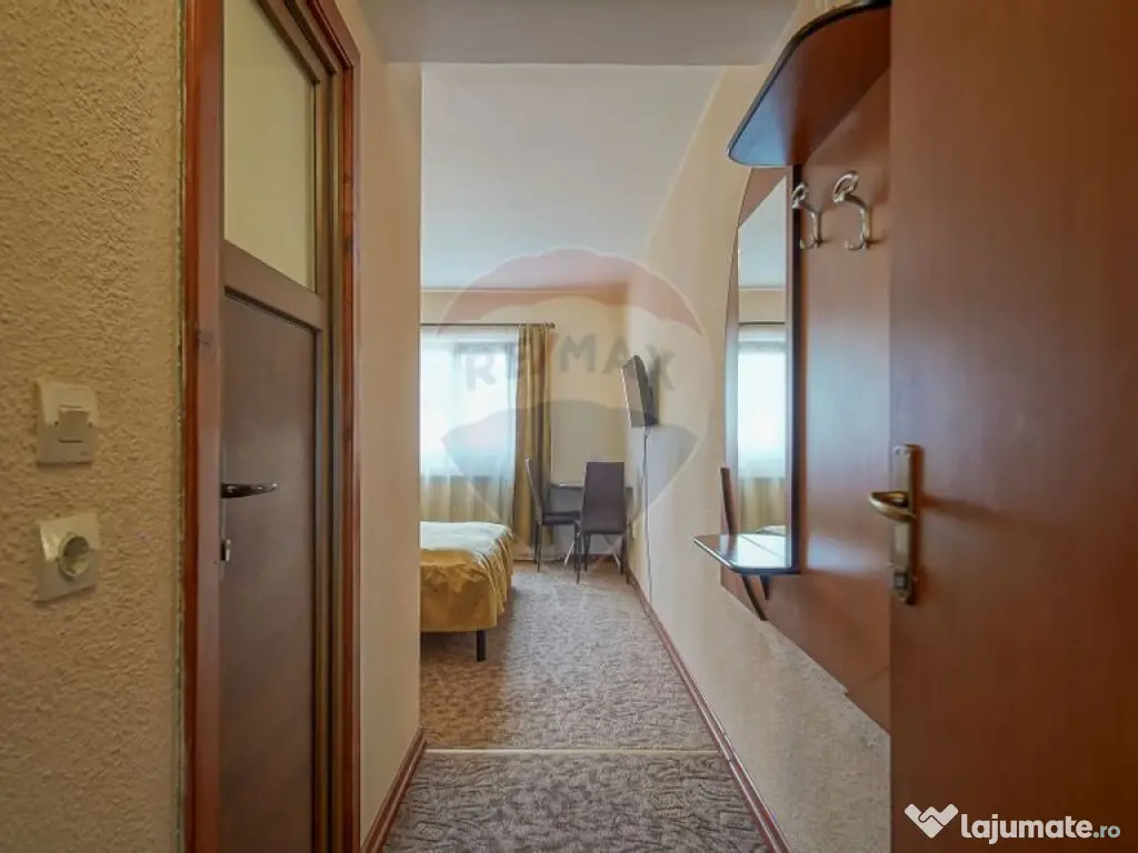 Comision 0 %! Pensiune cu 12 camere de vânzare, str. De ... 