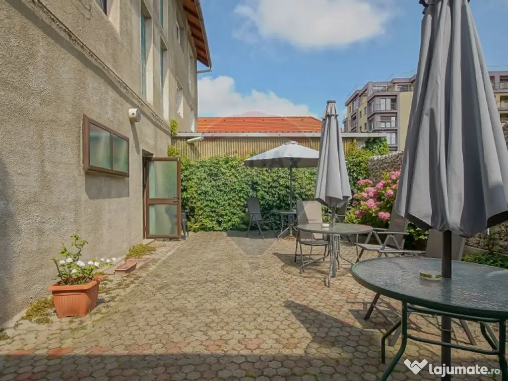 Comision 0 %! Pensiune cu 12 camere de vânzare, str. De ... 