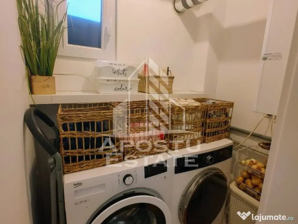 Casa individuala, 5 camere , 3 bai,2 balcoane ,acces auto...