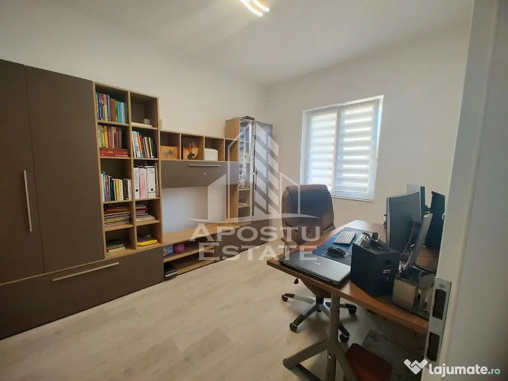 Casa individuala, 5 camere , 3 bai,2 balcoane ,acces auto...