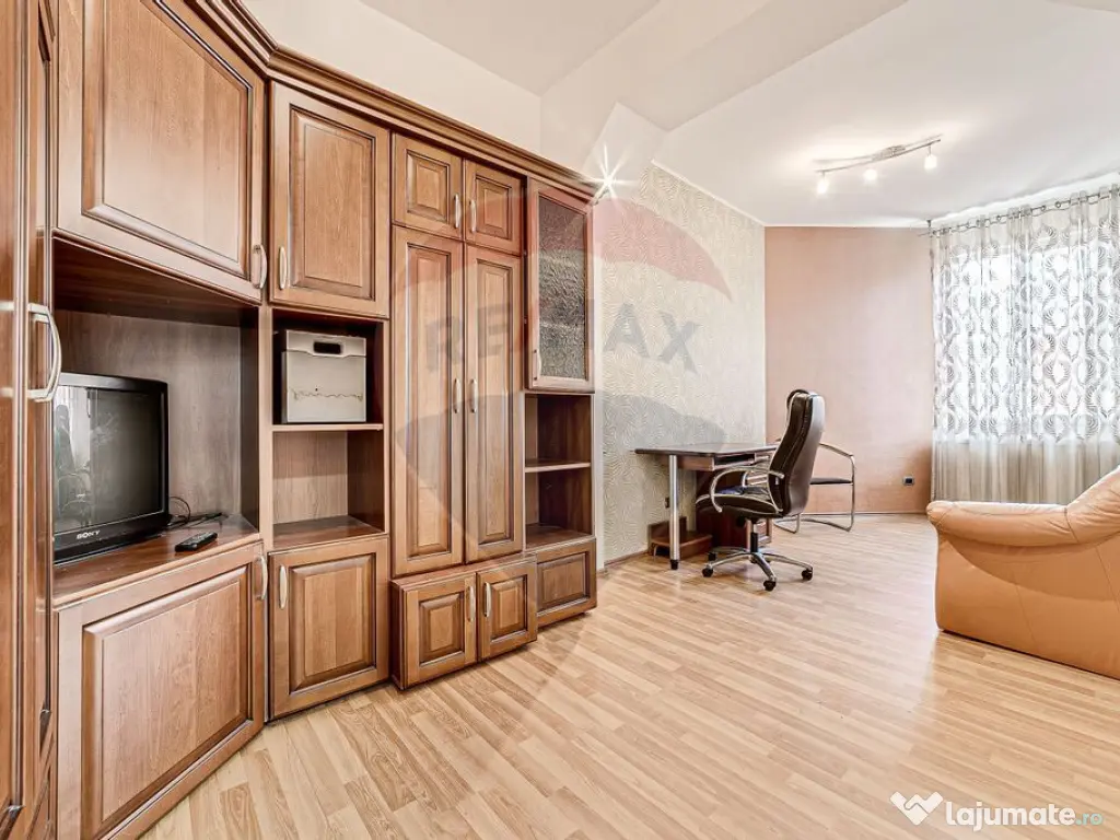 Apartament cu 3 camere de închiriat în zona Boul Rosu 