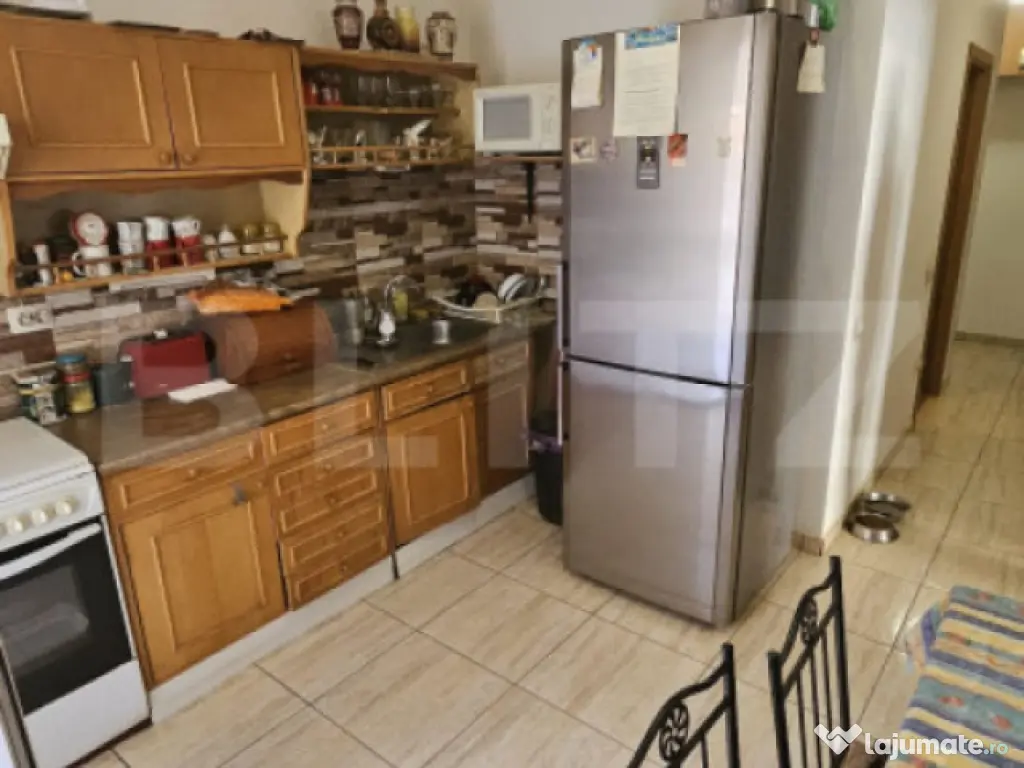 Apartament decomandat cu 3 camere, 53 mp utili, parcare, zon