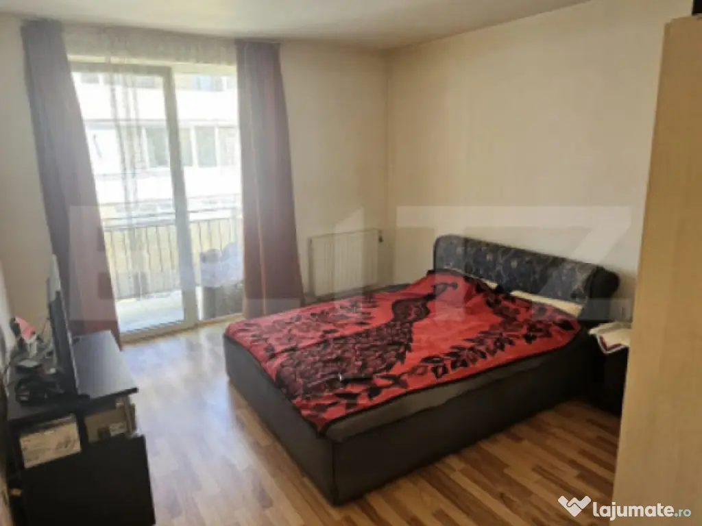 Apartament decomandat cu 3 camere, 53 mp utili, parcare, zon