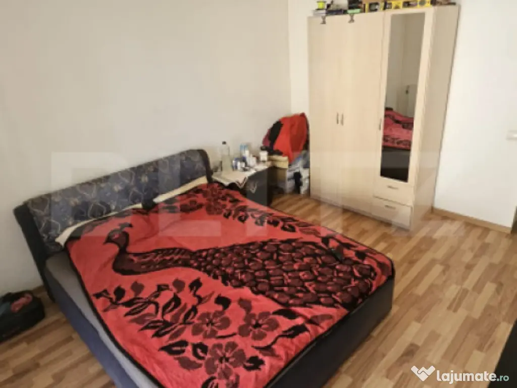 Apartament decomandat cu 3 camere, 53 mp utili, parcare, zon