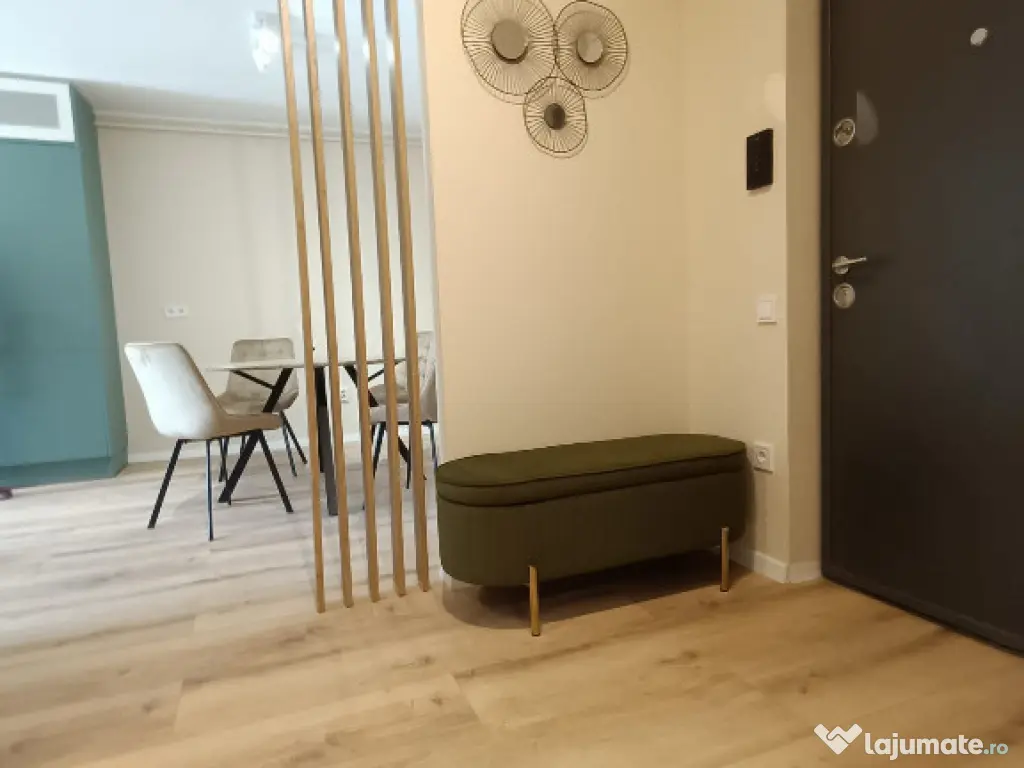 Apartament cu 3 camere, finisat,mobilat,utilat, zona Eroilor