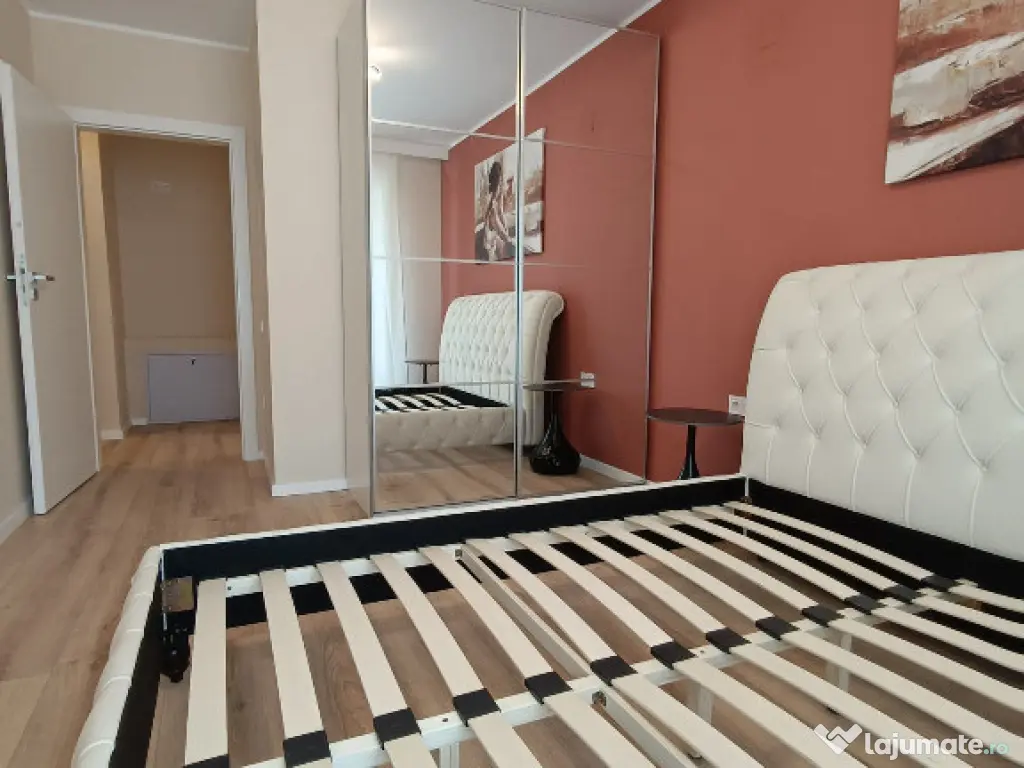 Apartament cu 3 camere, finisat,mobilat,utilat, zona Eroilor