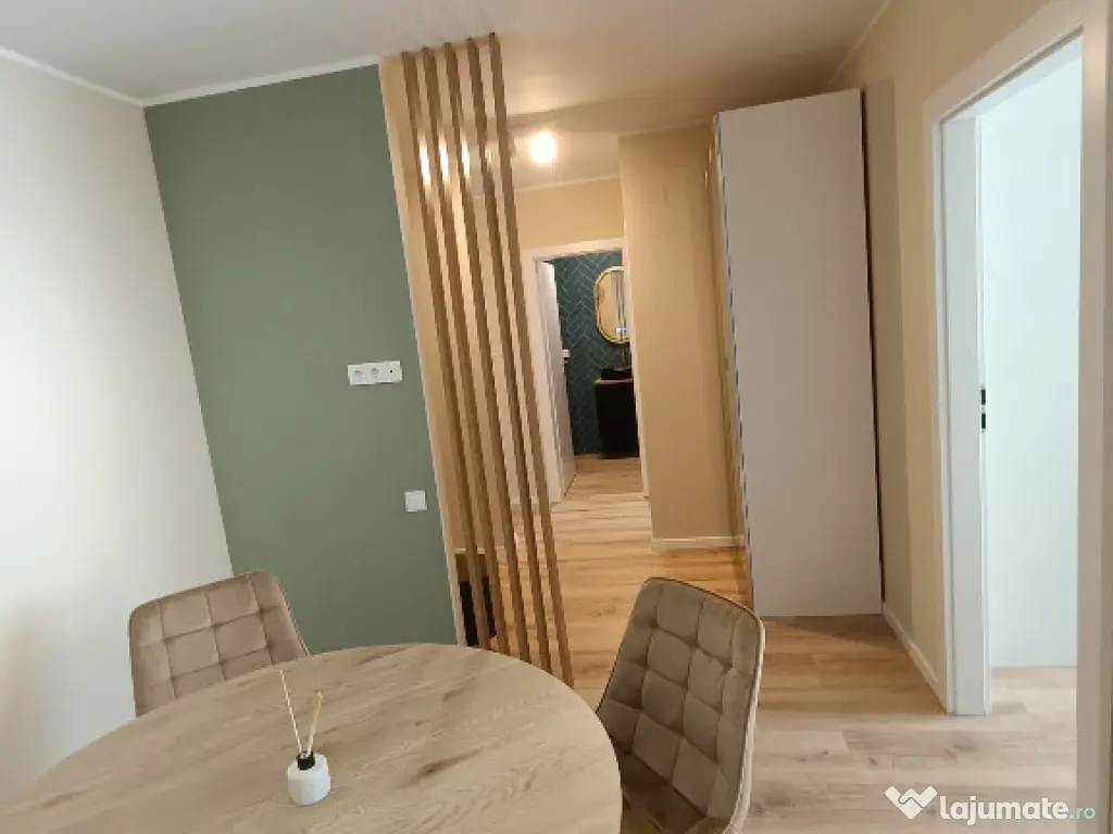 Apartament cu 3 camere, finisat,mobilat,utilat, zona Eroilor