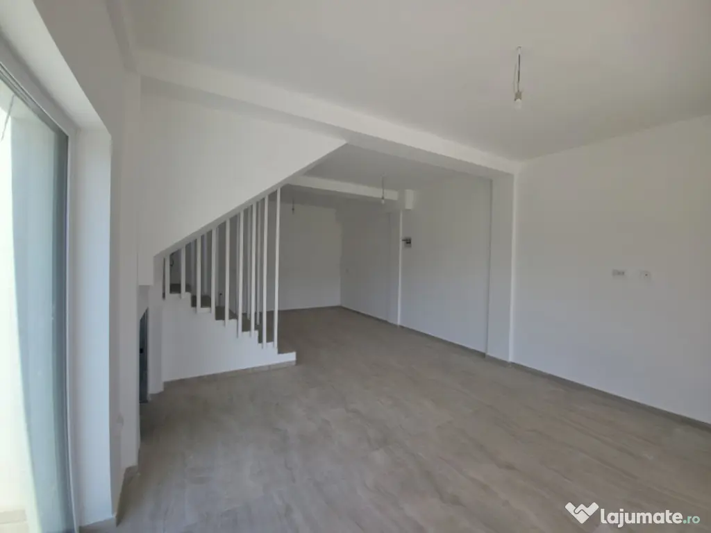 Casa cu 4 camere Finalizata Mutare Imediata Hlincea Aproape