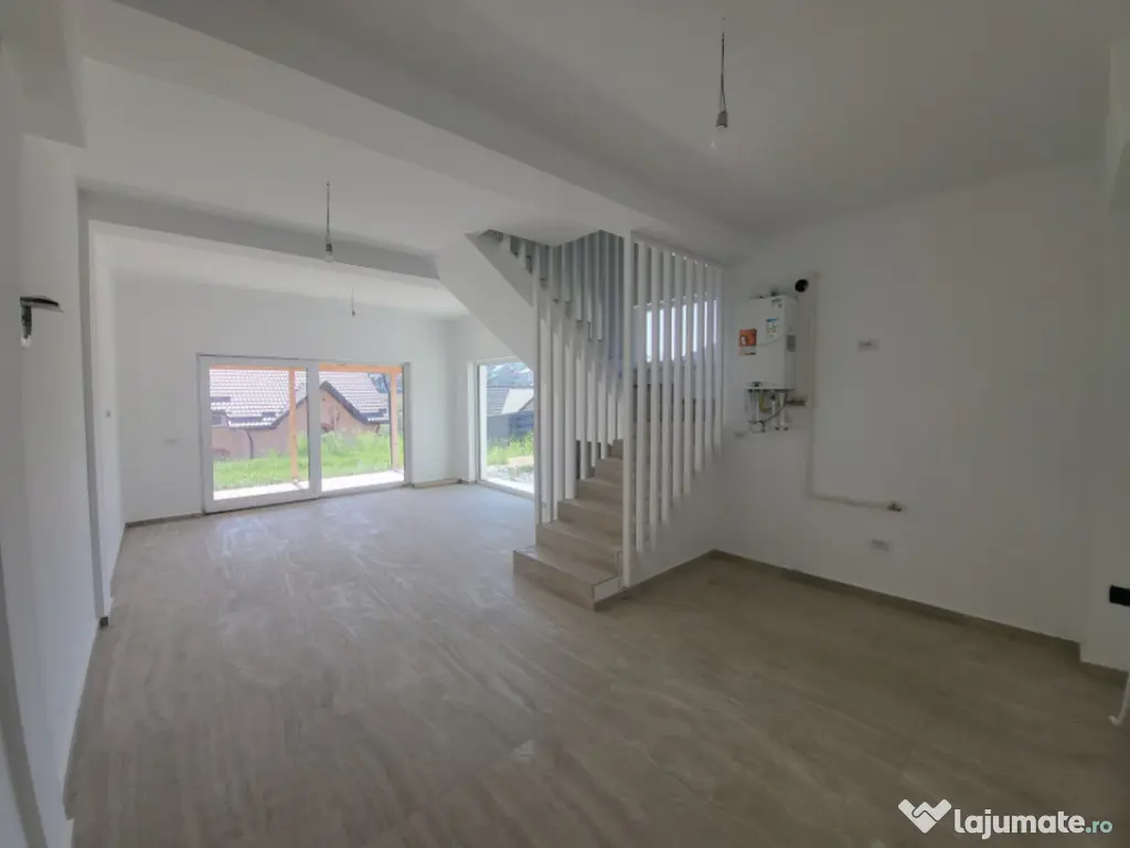 Casa cu 4 camere Finalizata Mutare Imediata Hlincea Aproape
