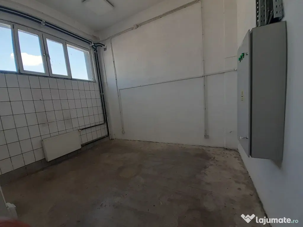 Hala 1336mp, in Pipera, in apropiere de giratoriu 