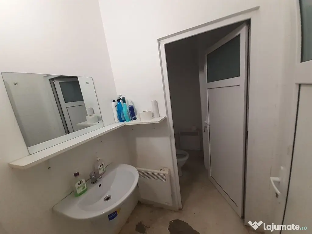 Hala 1336mp, in Pipera, in apropiere de giratoriu 