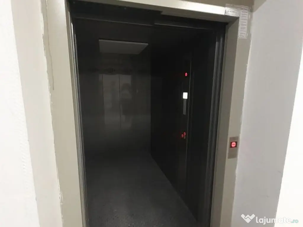 Hala 1336mp, in Pipera, in apropiere de giratoriu 