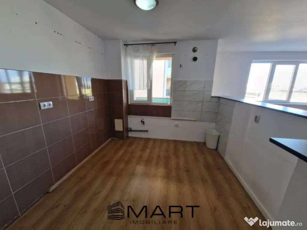Apartament cu 3 camere in zona Supeco 