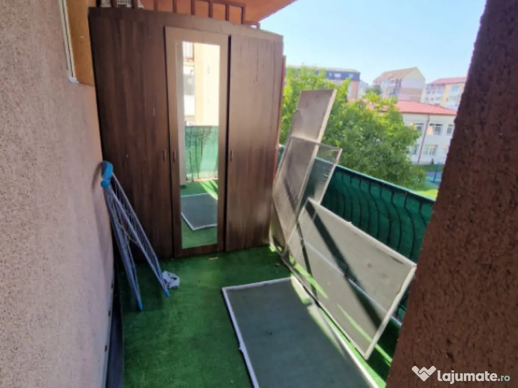 Apartament cu 3 camere in zona Supeco 