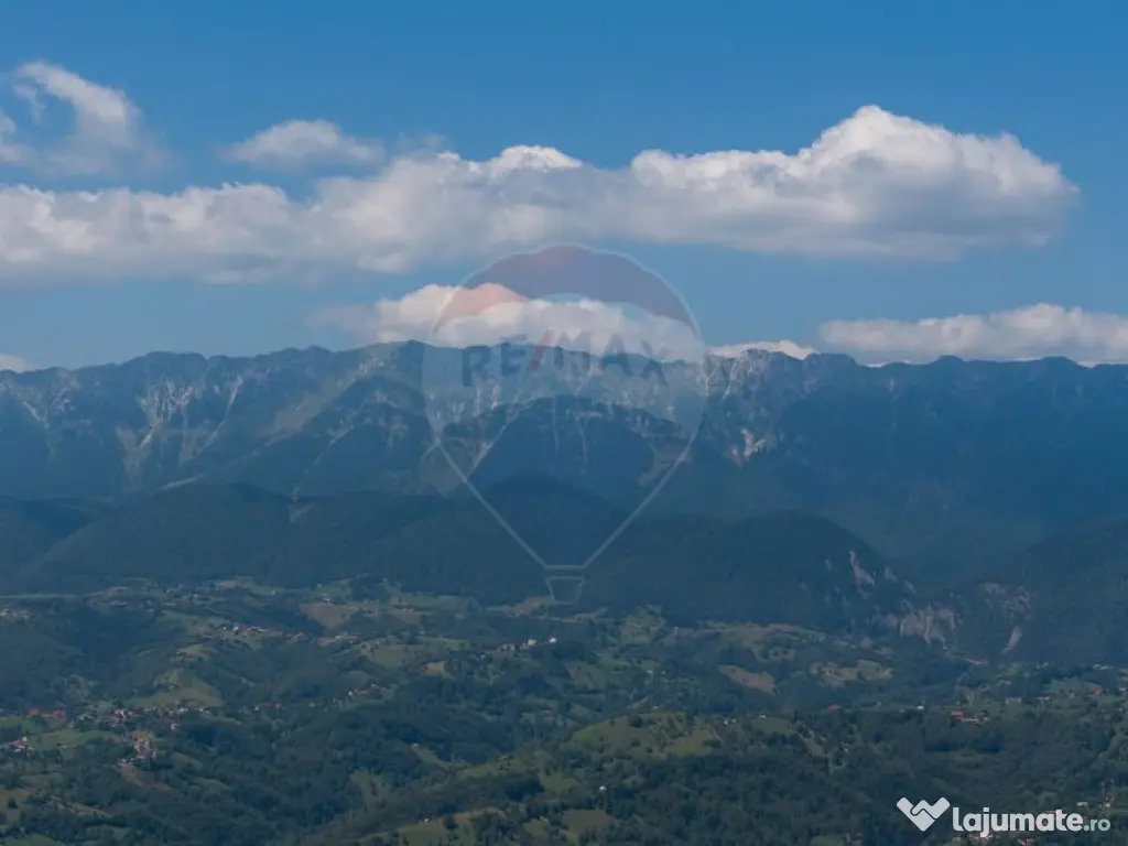 Teren Panoramic in Bran – Vedere spre Bucegi & Piatra C...