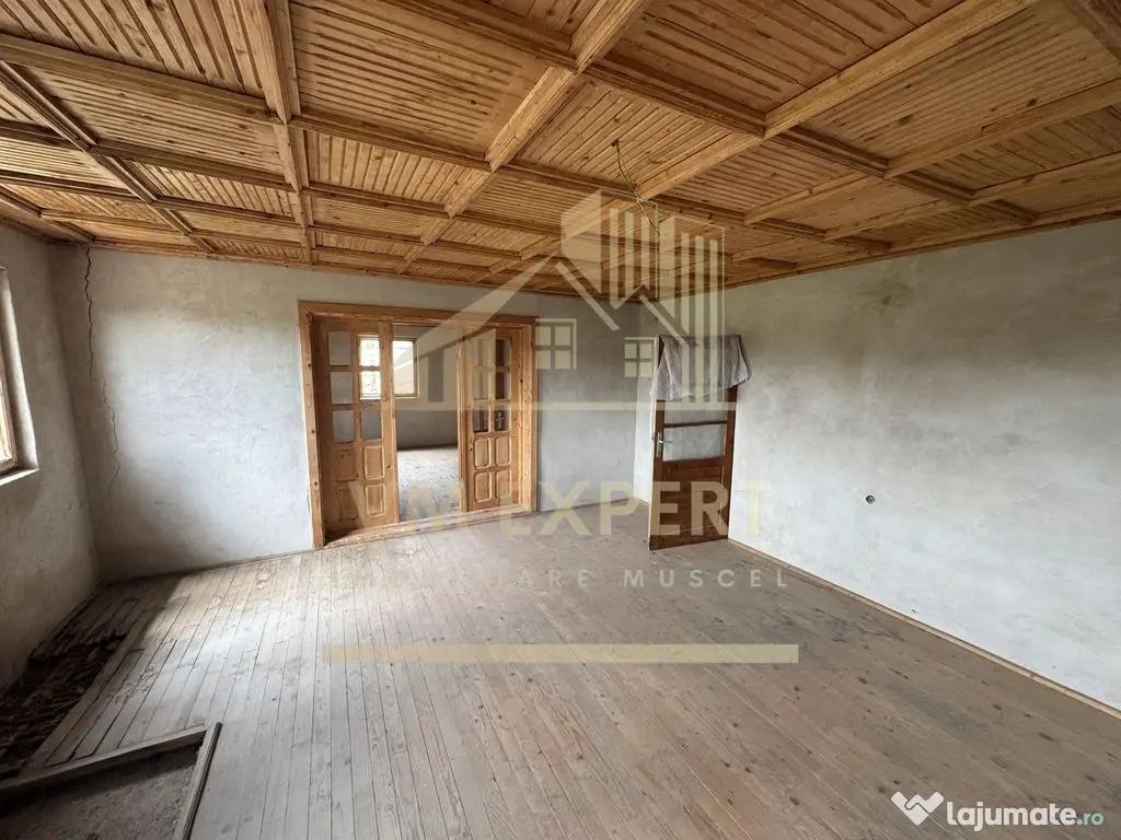 CASĂ 7 CAMERE TEREN 468 MP BUGHEA DE SUS ARGEȘ 
