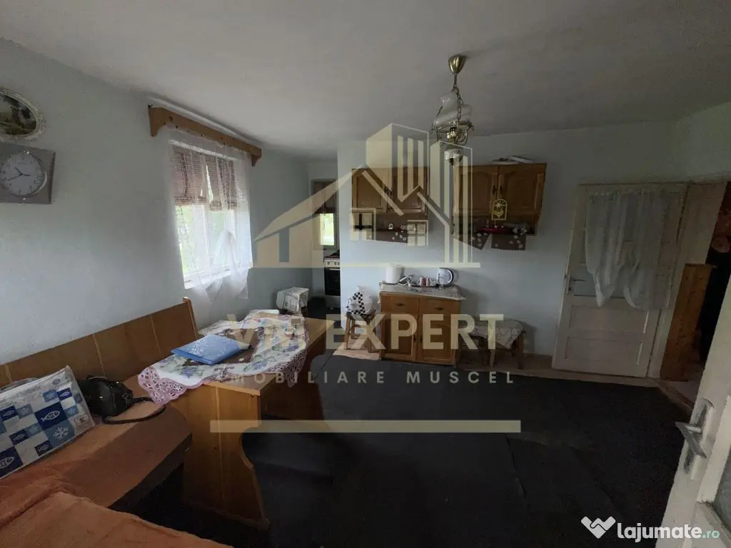 CASĂ 7 CAMERE TEREN 468 MP BUGHEA DE SUS ARGEȘ 