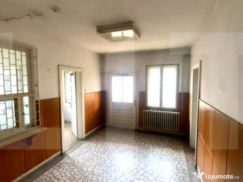 Clădire mixtă cu teren și hală – vad comercial DN11, O 