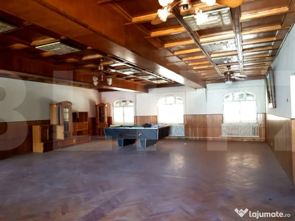 Clădire mixtă cu teren și hală – vad comercial DN11, O 