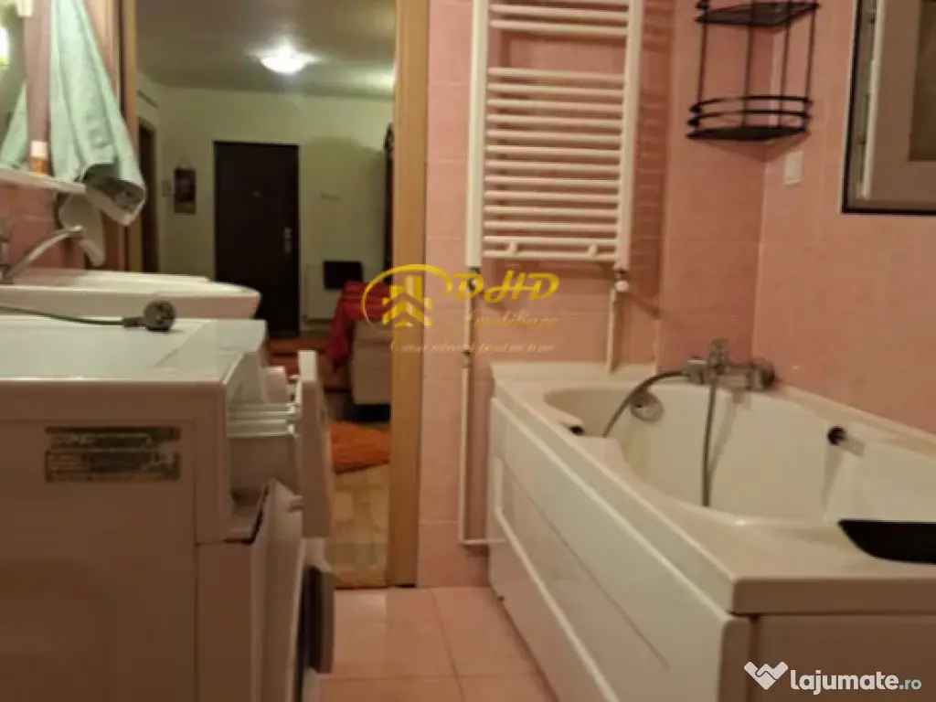 PODU ROS, apartament 4 camere, Decomandat