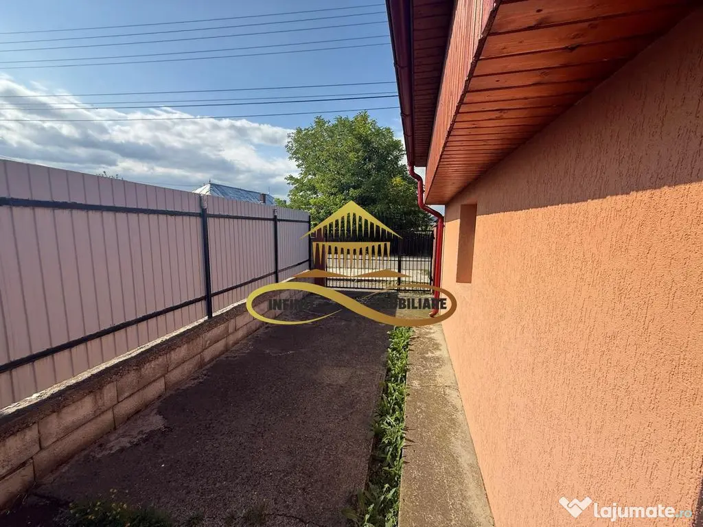 Casa de vanzare in Bacau Saucesti cu potential comercial 