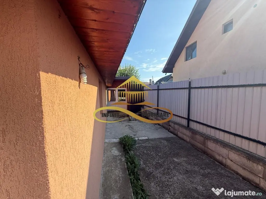 Casa de vanzare in Bacau Saucesti cu potential comercial 