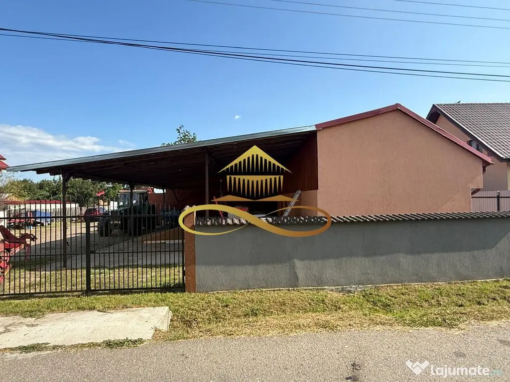 Casa de vanzare in Bacau Saucesti cu potential comercial 